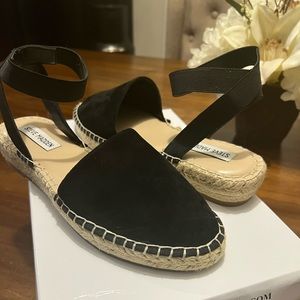 STEVE MADDEN CLOSED TOE SANDALS WOMENS